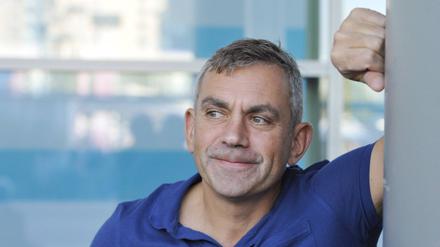 Wladimir Kaminer tritt seit 2009 an Heiligabend am Rosa-Luxemburg-Platz auf.