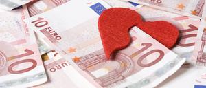 Zerbrochenes Herz auf Geldscheinen