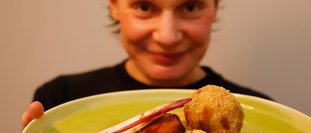 Gastronomin Lena Frenkel mit ihrem Tipp für ein Weihnachtsessen.
