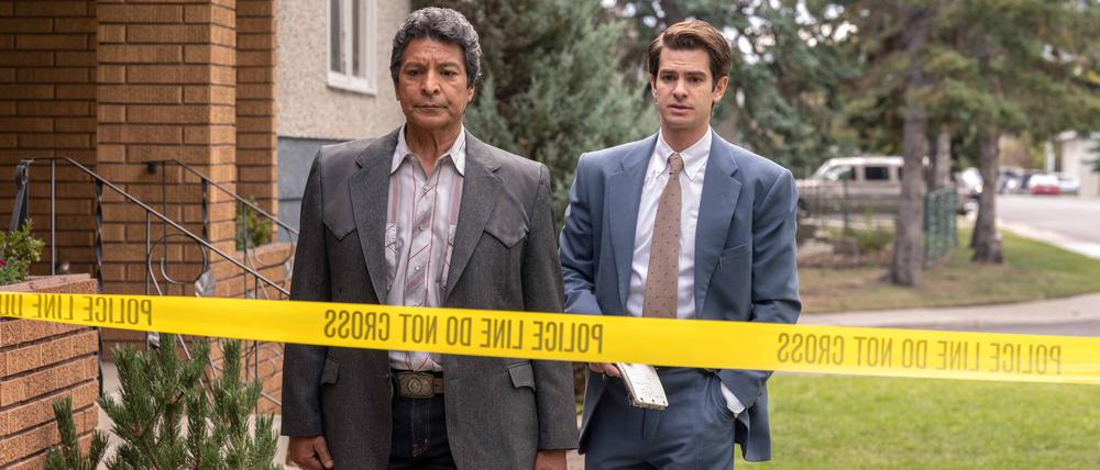 Ermitteln: Gil Birmingham als Bill Taba, Andrew Garfield als Jeb Pyre.