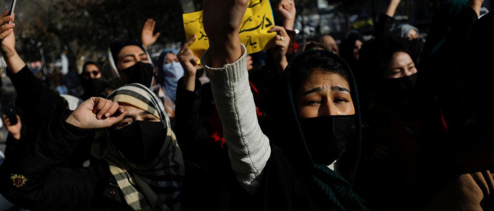 Proteste in Afghanistan gegen Hochschulverbot für Frauen.