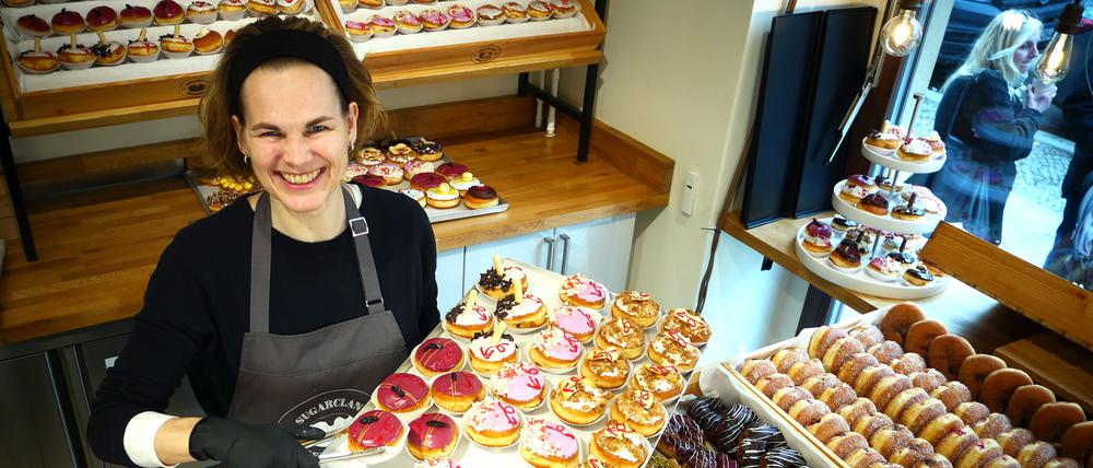 Geschäftsführerin Britta Sarnes in der Pfannkuchenmanufaktur Sugarclan in Berlin Friedrichshain. 