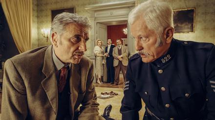 Das ist „Tatort“? Chief Inspector Francis Lightmyer (Udo Wachtveitl, li.) und Constable Ivor Partridge (Miroslav Nemec).