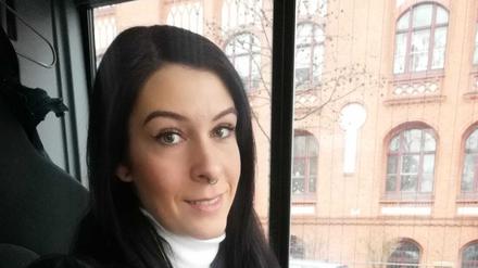 Wie die Berlinerin Julia Backhaus werden inzwischen etwas mehr Frauen Busfahrerin. 