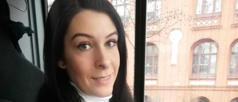 Wie die Berlinerin Julia Backhaus werden inzwischen etwas mehr Frauen Busfahrerin.