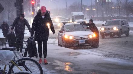 Ein Wintersturm erreicht die USA.
