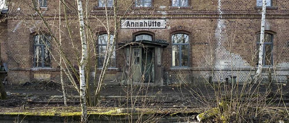 Morbider Charme: das alte Bahnhofsgebäude Annahütte