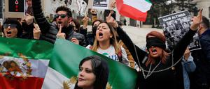 Protest gegen das iranische Regime in der Türkei.