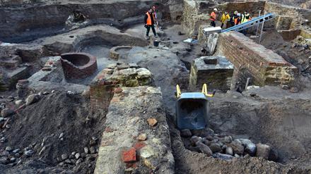 Auf einer Fläche von zunächst etwa 5000 Quadratmetern werden rund um den historischen Molkenmarkt in Berlin-Mitte untergegangene Stadtquartiere freigelegt.