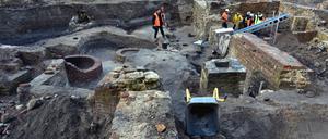 Auf einer Fläche von zunächst etwa 5000 Quadratmetern werden rund um den historischen Molkenmarkt in Berlin-Mitte untergegangene Stadtquartiere freigelegt.