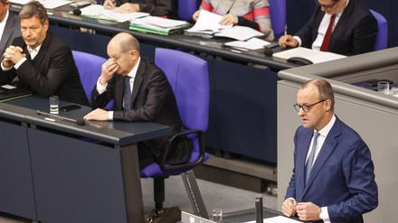Unionfraktionschef Friedrich Merz spricht im Bundestag.