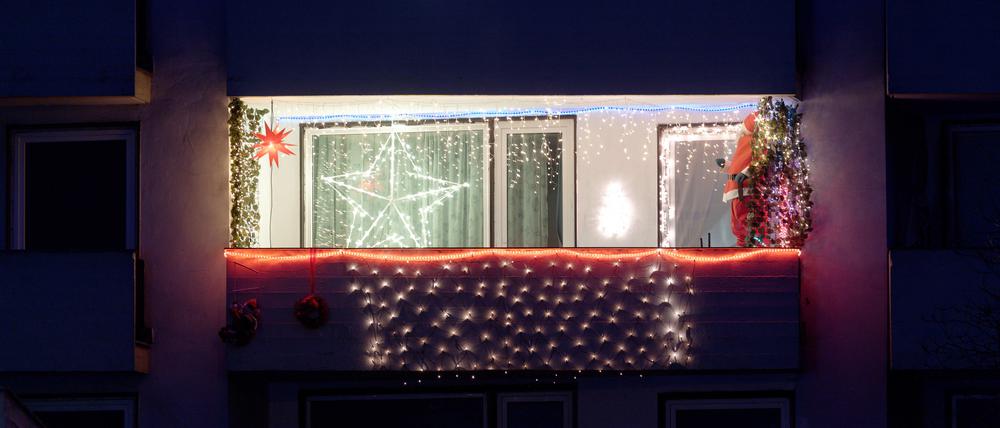 Schönes Leuchten: In diesem Jahr scheint kein Weihnachtsdieb in Falkensee unterwegs gewesen zu sein. 