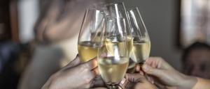 Zur Feier des Jahres. Dezember ist der wichtigste Monat für Sekt-Hersteller.