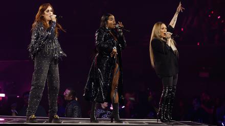 Siobhán Donaghy, Keisha Buchanan und Mutya Buena (von links) beim Londoner Sugababes-Konzert im Dezember 2022.