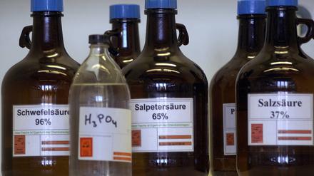 Saure Chemikalien im Labor