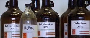 Saure Chemikalien im Labor