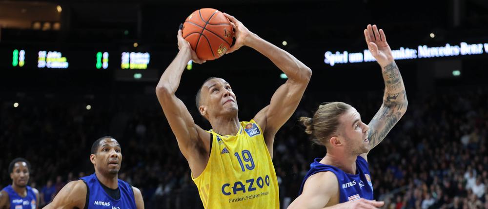 Louis Olinde setzte sich im letzten Heimspiel des Jahres mit Alba gegen den MBC durch. 