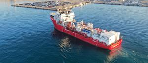 Die „Ocean Viking“ bei der Abfahrt aus Marseille.