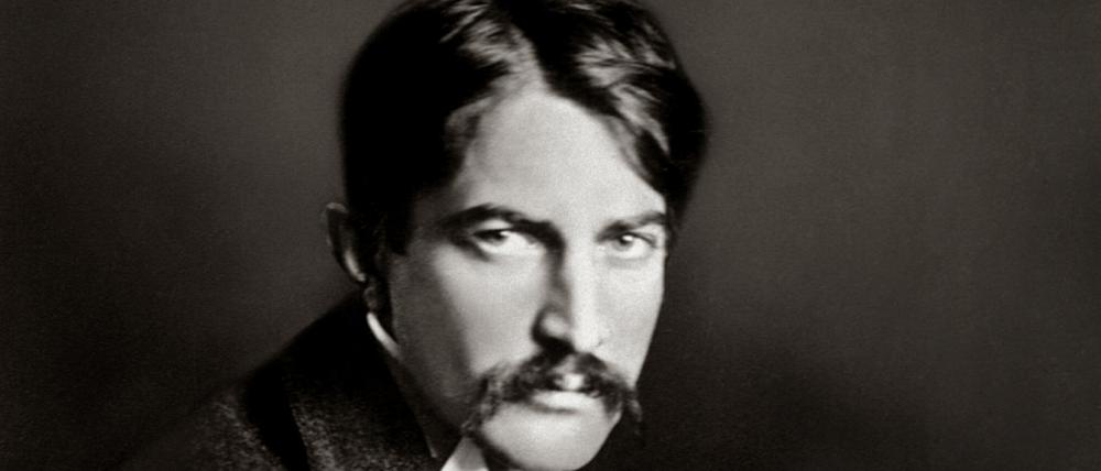 Der amerikanische Journalist und Schriftsteller Stephen Crane, um 1900.