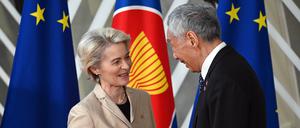 EU-Kommissionspräsidentin von der Leyen mit Singapurs Premierminister Lee Hsien Loong.