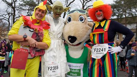 Die kennen wir doch. Zumindest die eine Siegerin (zweite von links). Einfach in die Linkbox schauen.