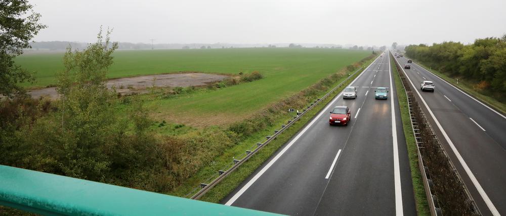 Auf einem Acker an der A10 zwischen Kartzow und Satzkorn soll eine Raststätte gebaut werden.