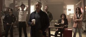 Hecken was aus: Giancarlo Esposito als Bankräuber-Chef Leo Pap (Mitte) mit seinem Spezialisten-Team. 