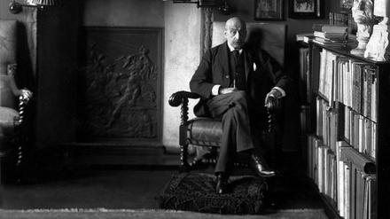 Max Liebermann in seinem Wohn- und Atelierhaus Parfiser Platz 7. Das Foto entstand im Jahr 1922.