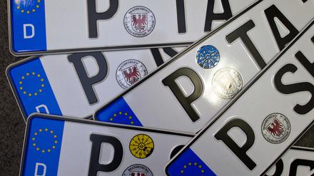 Brandenburger Pkw-Kennzeichen.