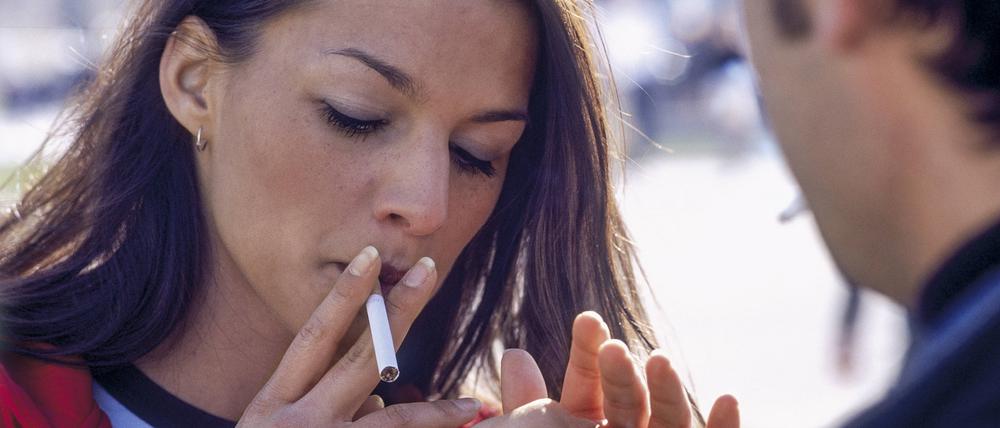 Haste Feuer? Immer mehr Jugendliche in Deutschland rauchen.