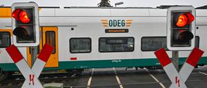 Angesichts von Zugausfällen und Störungen im Regionalverkehr in Berlin und Brandenburg will das brandenburgische Verkehrsministerium in Gesprächen mit den Bahnunternehmen rasch Verbesserungen erzielen.