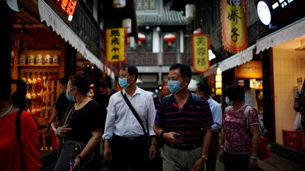 Passanten in Chengdu.