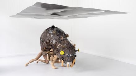 Tong Kunniao bei seiner Eröffnungsperformance in der Berliner Galerie HUA International.