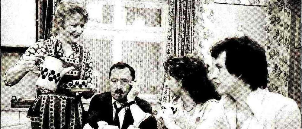 „Ekel“ Alfred (Heinz Schubert, zweiter von links) regierte sein Wohnzimmer mit Macht, mochte Willy Brandt auch den Rest der Bundesrepublik regieren.      