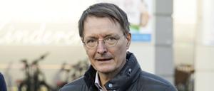 Gesundheitsminister Lauterbach will das Krankenhaussystem reformieren (Archivbild).