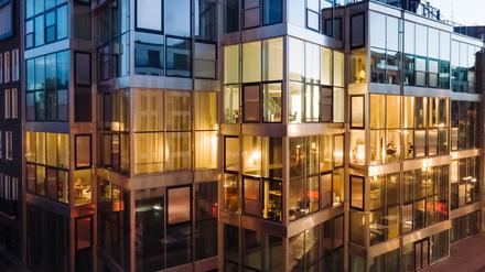 Die Architekten Johanna Meyer-Grohbrügge und Sam Chermayeff, die ihr Büro June 14 nennen, haben die Baugruppe in der Kurfürstenstraße initiiert.