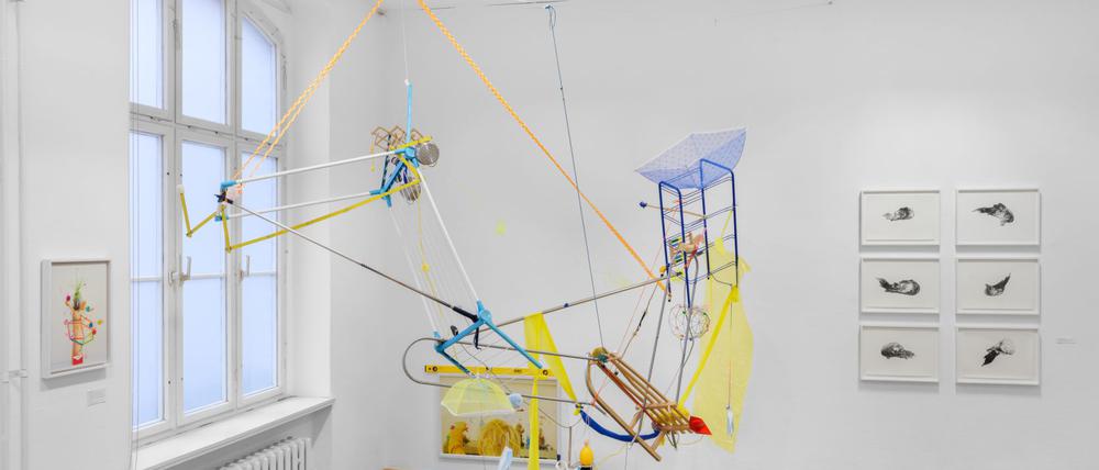 Seismographien der Gegenwart. Blick in die Ausstellung „Detect“ in der Galerie Parterre mit Arbeiten von Susanne Britz und Hanna Hennenkemper.
