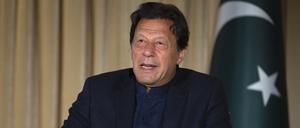 Imran Khan, Premierminister von Pakistan, spricht mit der Presse. 
