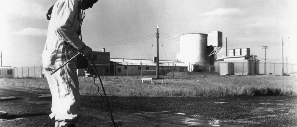 Mittlerer Westen, großes Unglück. Am geborstenen Reaktor SL-1 in Idaho sind im Januar 1961 die Geigerzähler im Dauereinsatz