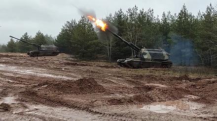 Russische Msta-S Haubitzen.