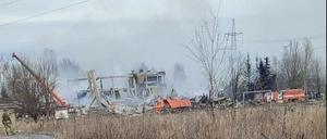 Das zerstörte Gebäude in Makijiwka.