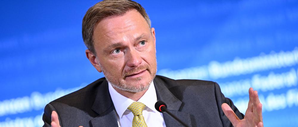 Christian Lindner (FDP), Bundesfinanzminister, spricht bei einer Pressekonferenz nach einer Sitzung des Stabilitätsrates. 