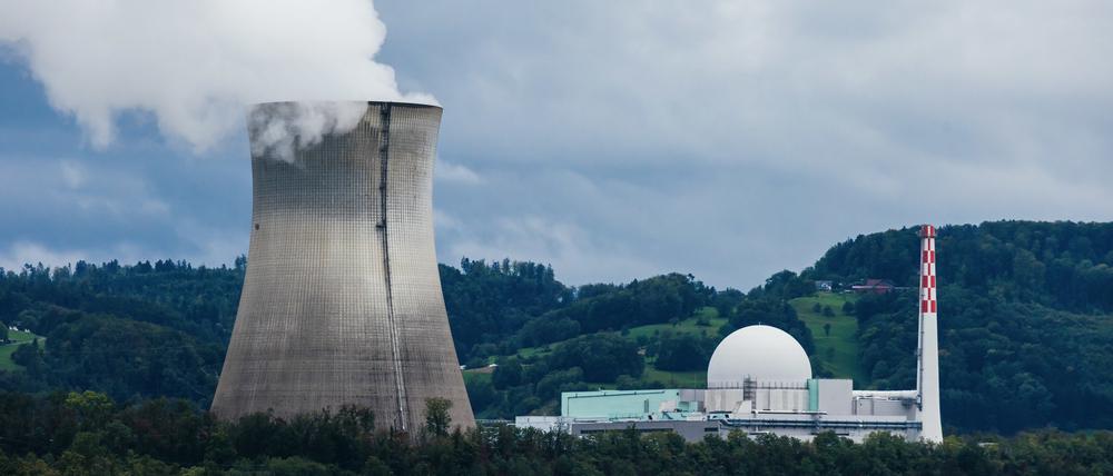 Baden-Württemberg, Waldshut-Tiengen: Das Atomkraftwerk Leibstadt im gleichnamigen Ort im Kanton Aargau ist vom deutschen Waldshut-Tiengen aus zu sehen.
