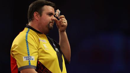 Der deutsche Dartsspieler Gabriel Clemens