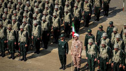 FILE PHOTO: Members of the Islamic Revolutionary Guard Corps (IRGC) attend an IRGC ground forces military drill in the Aras area, East Azerbaijan province, Iran, October 17, 2022. IRGC/WANA (West Asia News Agency)/Handout via REUTERS/File Photo