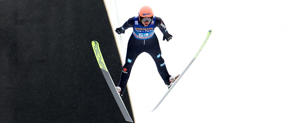 Karl Geiger beim Sprung in Bergisel. 