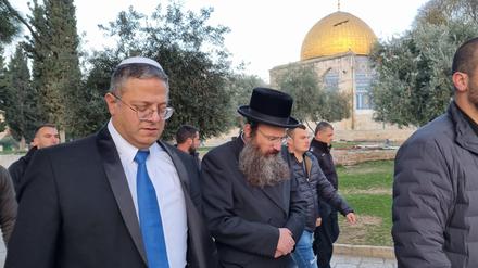 Vor Ort und gleich auf Twitter. Dieses Foto hat der israelische Minister für nationale Sicherheit Itamar Ben-Gvir (links) am Dienstag in den sozialen Medien veröffentlicht.