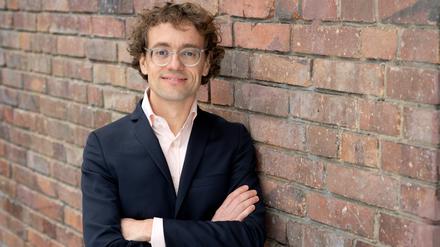 Simon Meier-Vieracker, 40, ist ein deutscher Sprachwissenschaftler mit den Forschungsschwerpunkten Korpus-, Diskurs- und Medienlinguistik. Seit 2020 ist er Professor für Angewandte Linguistik an der Technischen Universität Dresden.