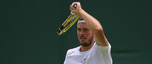 ARCHIV - 29.06.2022, Großbritannien, London: Tennis: Grand Slam/ATP-Tour - Wimbledon, Einzel, Herren, 2. Runde
Tiafoe (USA) - Marterer (Deutschland): Maximilian Marterer in Aktion. (zu dpa: «Qualifikant Marterer beim Tennis-Turnier in Pune weiter») Foto: Alastair Grant/AP/dpa +++ dpa-Bildfunk +++
