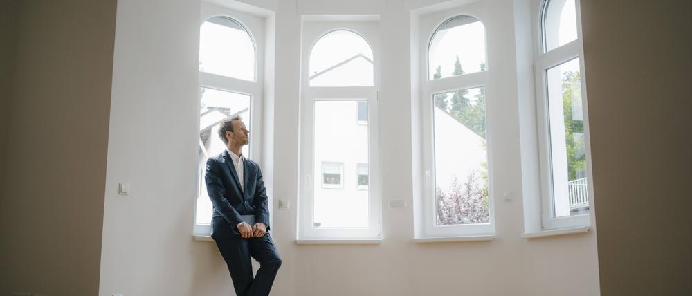 Vom Eigenheim träumen viele. Doch verspricht es ewiges Glück oder nur ein kurzlebiges Wohlgefühl? 